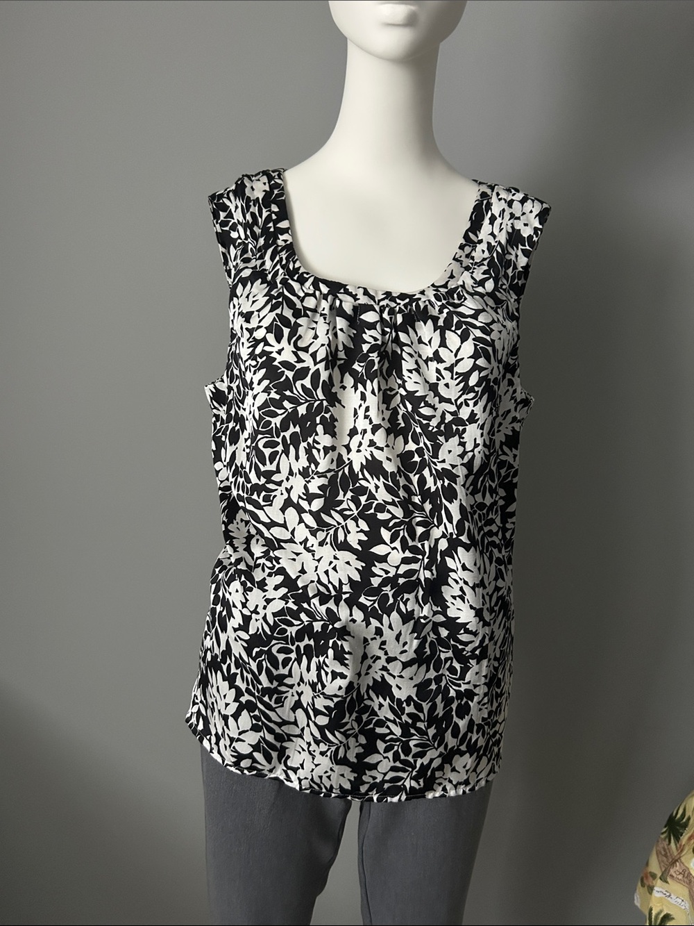 Talbots Black and White Floral Scoop Neck Camisole